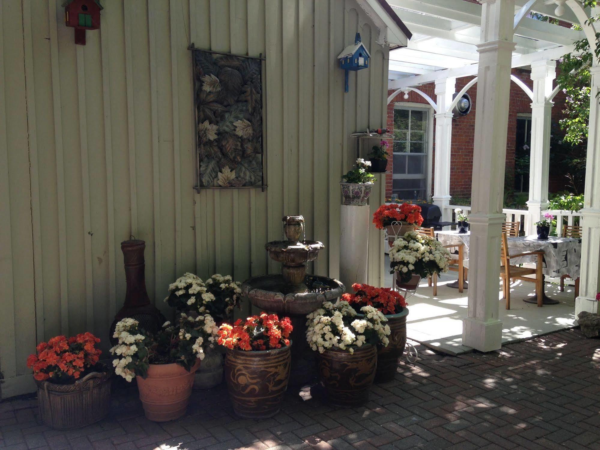 Trinity House Inn Гананок Екстериор снимка
